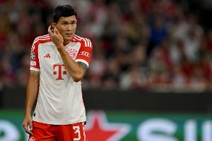 世俱杯买球网站-德媒：拜仁后卫金玟哉摆脱伤病困扰，今日已完成球队部分训练